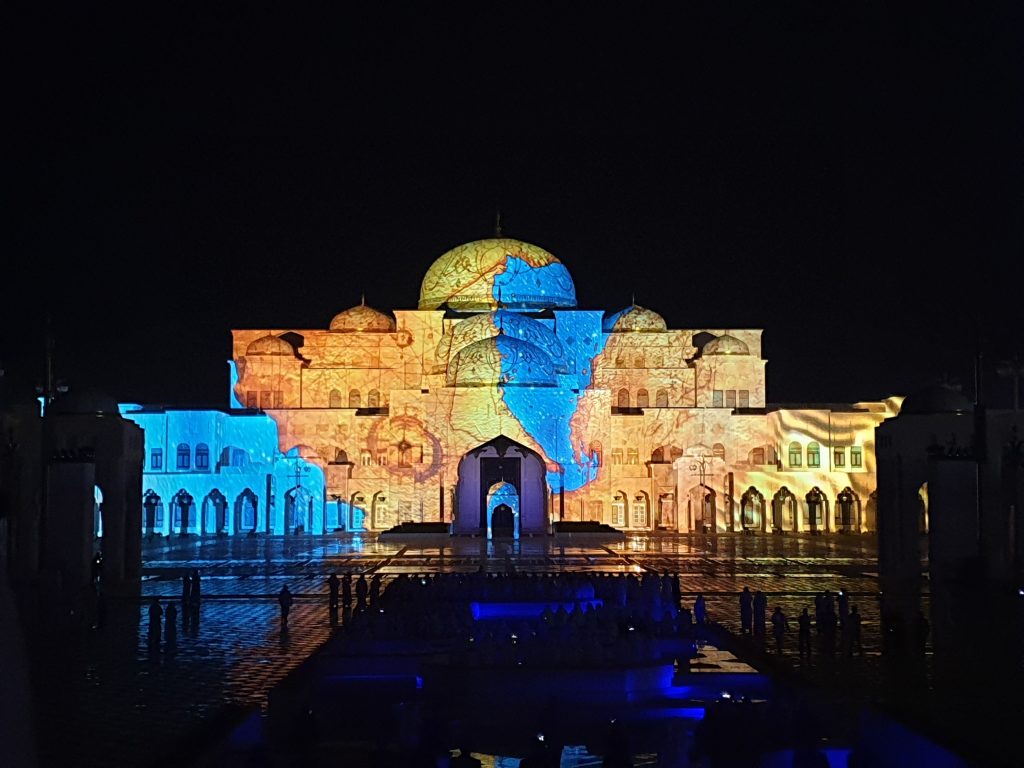 night show at the qasr al watan palace